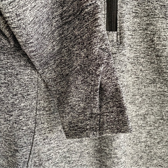 Victoria’s Secret Knockout Sport Grey Jacket Size Small NWOT - Picture 3 of 6